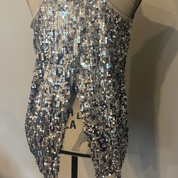 SILVER SEQUINS TOP - Picture 5 of 6
